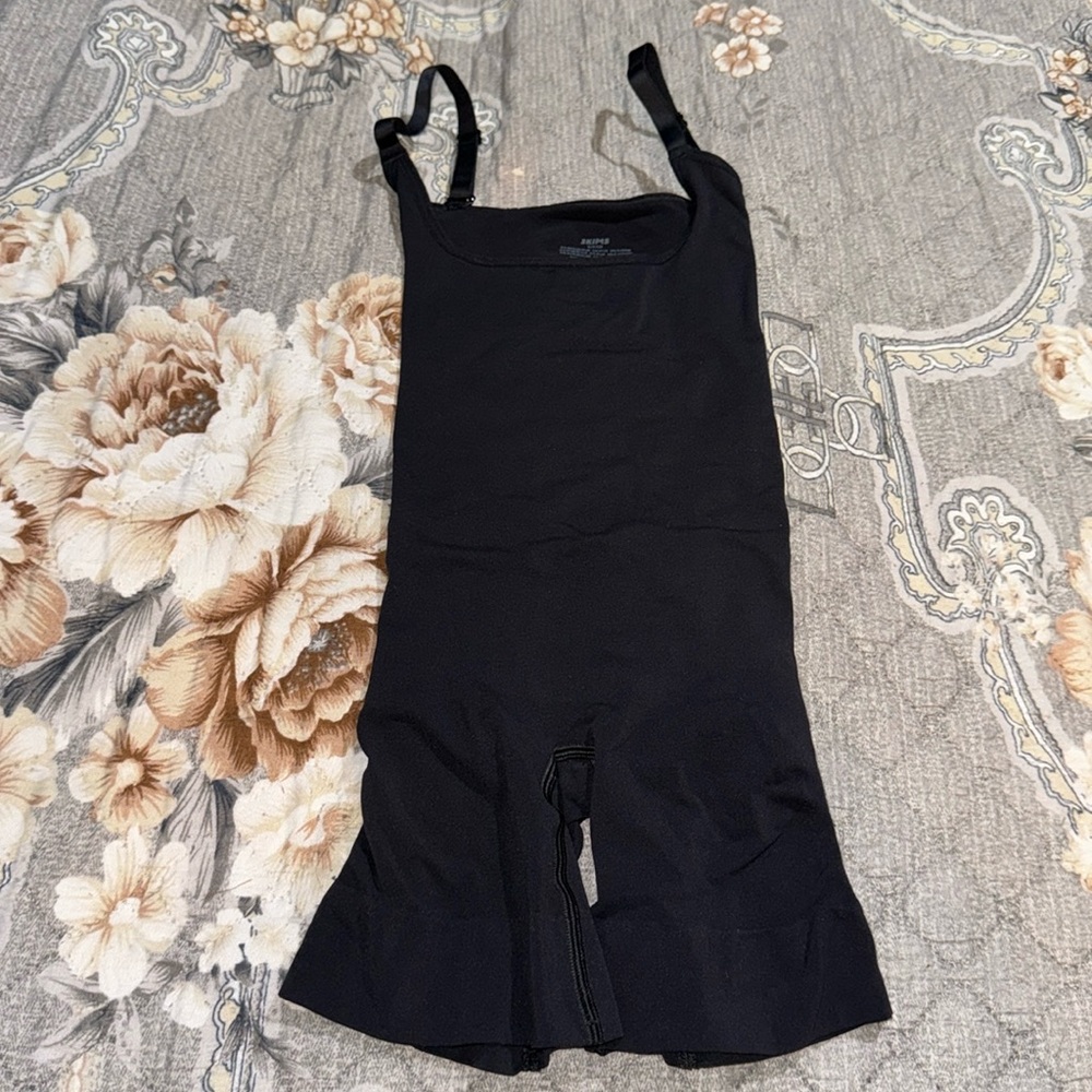 SKIMS BODYSUIT